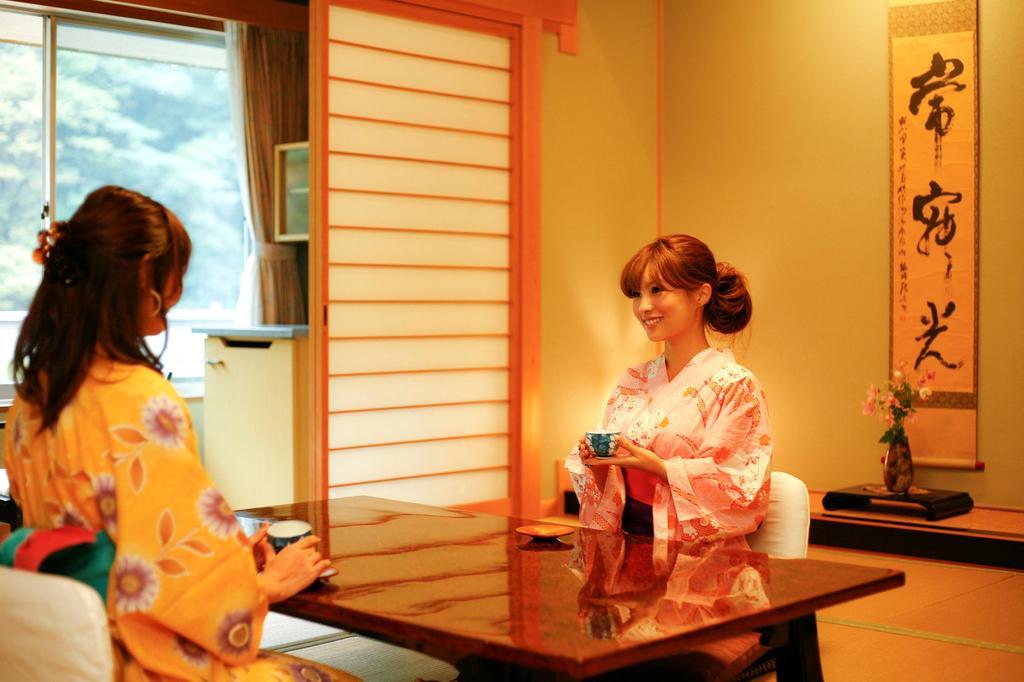 Hotel Kikunoyu Maniwa Exteriér fotografie